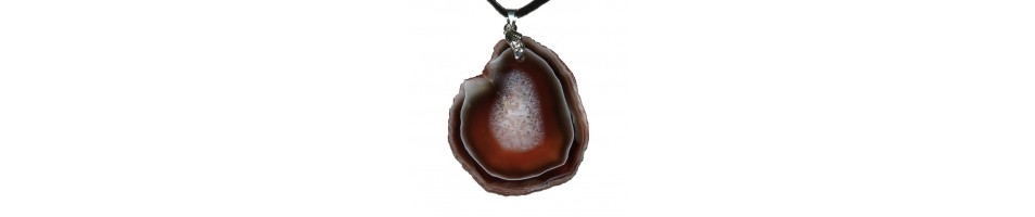 Pendant from agate
